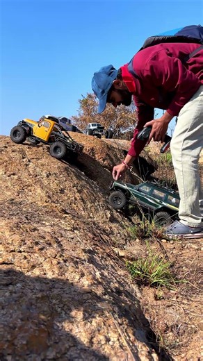 Which recovery off-road car