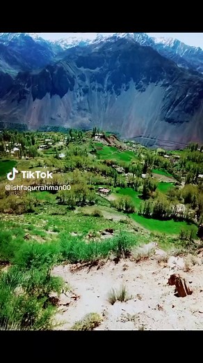 Breathtaking Panoramic Views of Majestic Mountains