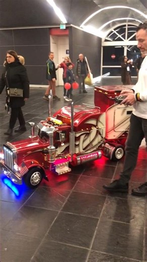 Giant 1:4 Scale RC Truck! 😲 Super Realistic Heavy Hauler