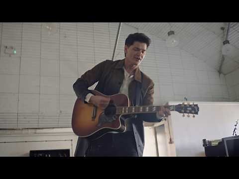 The Script - The Crowd Was Singing Wonderwall (Official Video)