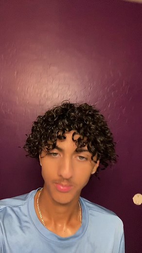 Curly Hair Volume Tips for Men: A Complete Guide