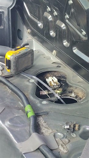 Draining Betty's Fuel Tank and Getting 1 yr old Fuel out. Let's Get ready Y'all.