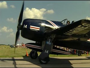 Howard Pardue flies the Grumman F8F-1 Bearcat