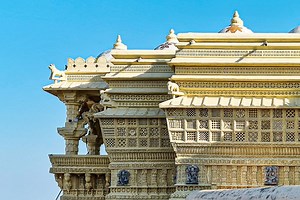 This is how Jains came to dominate Gujarat – grand temples, ascetic monks, spectacular rituals