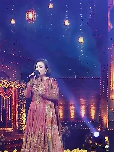 A special moment on the Idol stage as Natasha Baig performs her beautiful song “Yaar Daadhi.” 🎶✨ Watch the full episode on Begin: https://beginwatch.go.link?adj_t=1t7oj9yq #PakistanIdol #PakistanIdol2025 #IDilSeAwaz #NatashaBaig