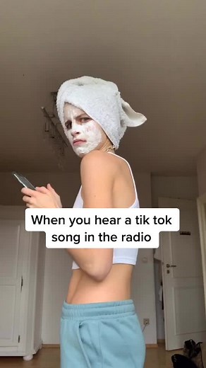 Wtf , life outside of tiktok? 🌚😅 #wtf #tiktok #tiktoklife #music #viral #trend #surprise #foryou #weird #fyp