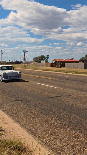 Classic Cars Cruising Route 66: San Jon NM & Adrian Texas | Route 66 Road Relics