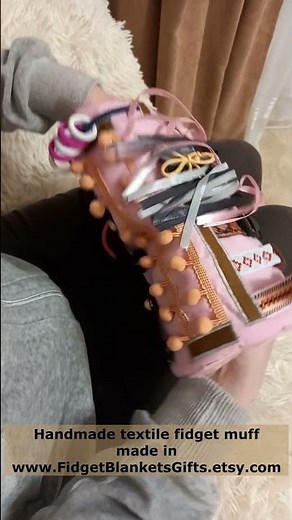 How to Use a Fidget Muff for Dementia & Alzheimer’s | Calming Activity for Elderly Hands