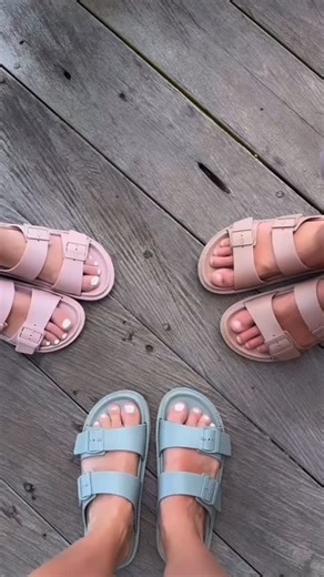 Exploring Uluwatu in our new sole soothing slides Soleseeker - the ultimate travel companion for ladies, men and kids. Comfy, waterproof, lightweight, cruelty-free and stylish - step into your new summer footwear essential. | holster