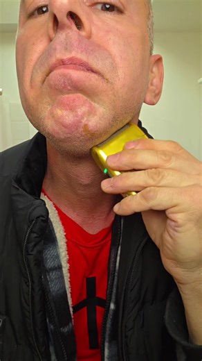 Surpreme trimmer face shaver! Compact little shaver with a huge punch. USB-C charging, long battery life and very smooth comfortable shave! #shaver #faceshaver #electricshaver #CapCut