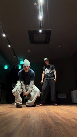 Backdancer nya EXO ikut challenge Guitarist dance nya Kyungsoo 💃🐧✨ (cr. hakjin_st IG) #kyungsoo #exo #guitarist #dopamine #xyzbca
