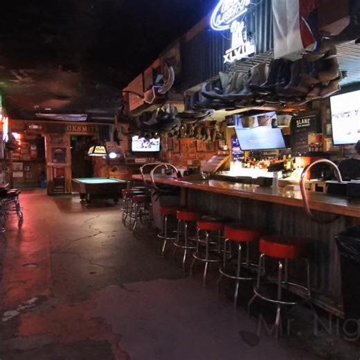 What began as a harmless night of pool quickly revealed something off. He bought drinks, smiled, and played—but behind the cues and chatter lurked an unsettling truth. See the full story in the comments. | Mr Nightmare Stories