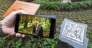 Digitale Trauer: QR-Codes am Grabstein, Apps für den Friedhof