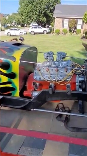 WEIRD FORD T-BUCKET!
