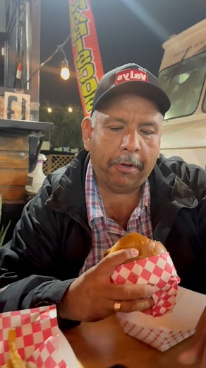 7.3K views · 72 reactions | No quería crédito pero el banco terco #humor #humorviral #paratiiiiiiiiiiiiiiiiiiiiiiiiiiii | Los valys | Facebook