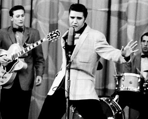 189K views · 3.5K reactions | Elvis Presley - Hound Dog (1956) | Greatest Rock 'N' Roll of the 50s & 60s | Facebook