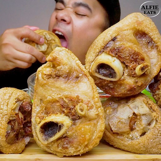 3.2M views · 10K reactions | SUPER CRISPY PORK KNUCKLE | CRISPY PATA SLICE | ENGLISH SUBTITLE | CRUNCHY PIG´S FEET | MUKBANG ASMR | ALFIE EATS | Facebook