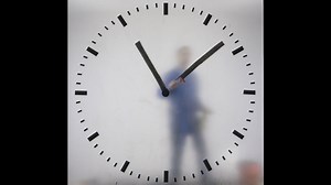 Maarten Baas’ Real Time Schiphol Clock