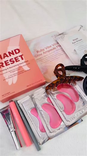 testandreview2024 on Instagram: "Okay but WOW this genuinely made my week 😍✨ I’ve been trying @rubyvibeco and I can confidently say this brand gets it. Clean ingredients ✔️ chemist founded ✔️ science backed ✔️ and still affordable. 🧪💖 This is skincare that feels thoughtful, effective, and made for real humans. Opening the package honestly felt like a full self care moment 🫶🎁 It was overflowing with goodies and I instantly felt very loved, and very spoilt. 😌 Every product feels intentional,