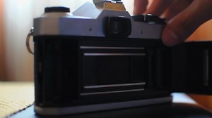 File:Pentax-K1000-shutter.ogv - Wikimedia Commons