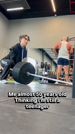 Your body is capable of more than you think. Lifting weights teaches you that. It builds lean curves, supports your hormones, improves posture, boosts metabolism, and strengthens your bones for life. It’s not just training… it’s self-respect. 🤍 | Andreia Brazier