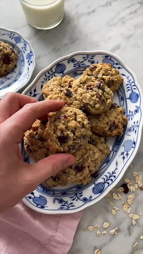 34K views · 501 reactions | My easy Cranberry Oatmeal cookies are chewy, delicious and only need a few ingredients to make! | Preppy Kitchen | Facebook