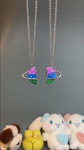 Ladies' lockets and chains made of silver and gold