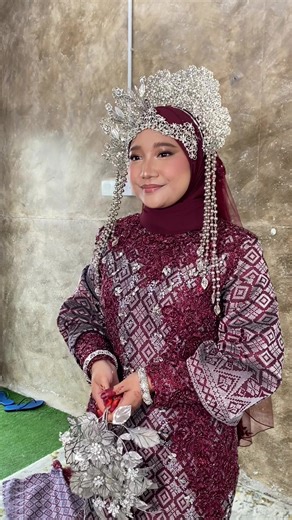 Pemilihan Gandik dan Sanggul Lintang untuk Pengantin