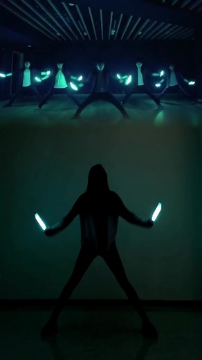 Learn WOTA Dance Moves with Cindy from Soon Ent!