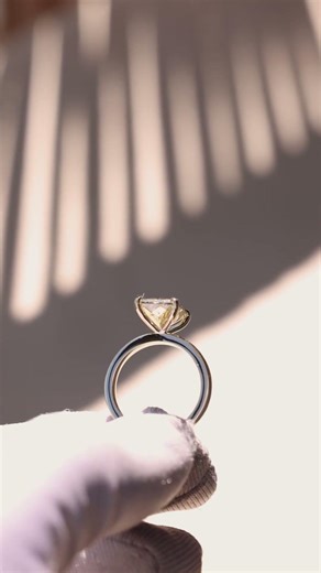 Lustrous Yellow Radiant Cut Diamond Ring 3.66CT VS2 in 14K Yellow Gold