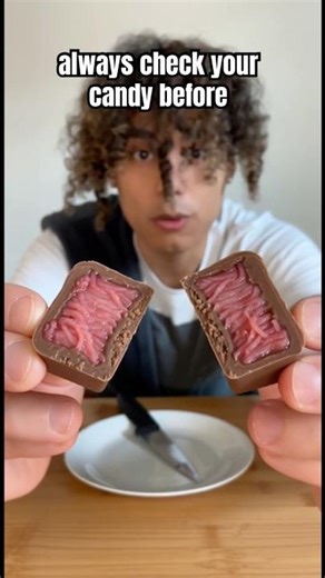 DO NOT EAT HALLOWEEN CANDY BEFORE YOU SEE WHATS INSIDE!