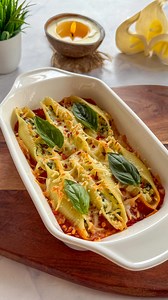 Spinach Stuffed Pasta Shells 💚 ~ This one’s a must try for all the pasta lovers- it’s cheesy, mildly tangy & has a burst of flavours! ✨ SAVE IT TO TRY SOON Here I have used Extra Virgin Avocado 🥑 Oil from @vimalwellness which adds a touch of healthy fats & gives a perfect buttery flavour to this dish! 👩‍🍳 Ingredients : 1 litre boiling water 2 tsp salt 🧂 8-10 jumbo shell pasta Cook pasta until al dente (do not over cook) Pasta stuffing - 1 tbsp Avocado 🥑 oil 1 tbsp finely chopped garlic 2/3