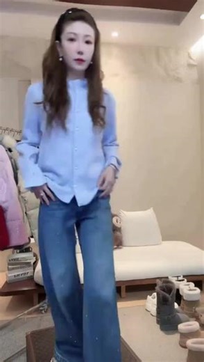 DEDM•STUDIO/显瘦水洗满天星烫钻直筒加绒牛仔裤#满天星牛仔裤 #百搭神裤 #直筒牛仔裤 #显瘦裤子 #穿搭