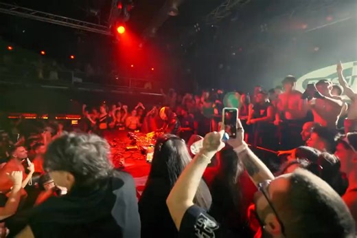 Every set with VENDEX is always full of dancing. . @fansdestacados . Follow: People of Techno 🖤 . . . . . . #awakenings #decibelopenair #techno #hardtechno #exitfestival #ibiza #ushuaia #verknipt #brunch #TeleTech #saralandry #furyfestival #blackworks #tomorrowland #azyr #keinemusik #trym #lessss #TechnoPeru #nicomoreno #cristobalpesce #fatimahajji #amelielens #blacido #deborahdeluca #anfisaletyago #peopleoftechno #rotterdam | People of Techno