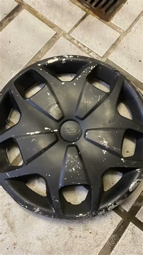 Ford transit custom 15“ hubcap find