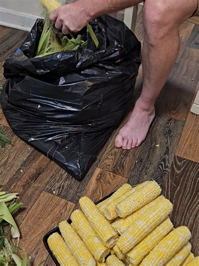 Nothing like peaches and cream sweet corn all year long! Support your local farmers! #farmlife #homestead #canning #supportlocalfarmers #goodeating