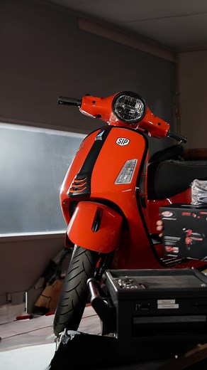 16K views · 160 reactions | We show you step by step how to fit the SIP LED Indicator kit for the Vespa GTS  FULL VIDEO on Youtube: https://youtu.be/bdZE5NfuEMo  #Vespa #Lambretta #Scooter #VespaGTS #GTS #Tuning #Indicator #Blinker #BlinkerKit #IndicatorKit #Montage #Mounting #SIP #sipscootershop | SIP Scootershop | Facebook