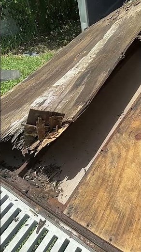 Enclosed trailer ramp door repair. Don’t do what we do. #diy #donttrythisathome #floridaman