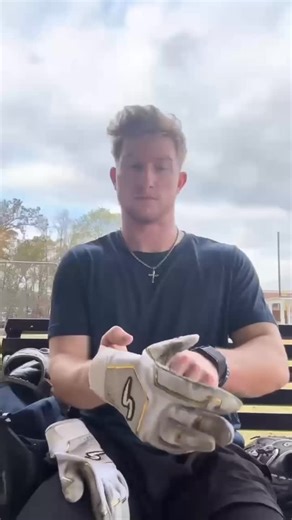 Batting gloves built for the grind! #baseball #baseballplayer #baseballseason #baseballmom #battinggloves | Stinger Sports | Facebook