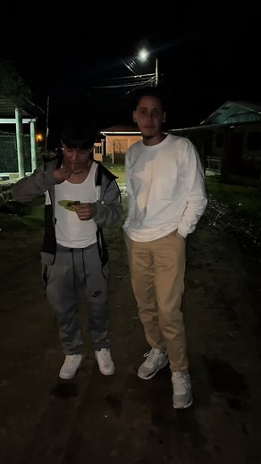 Ignores las calles xd Feliz año nuevo a todos y siemrpe con todo no de...