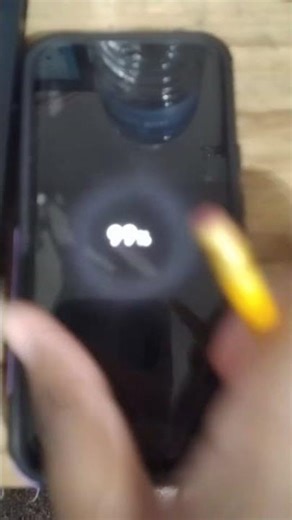 Google Pixel 8a charging animation (blurriness alert)