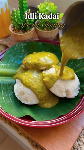 South cookery on Instagram: "Idli Kadai / Roattukadai Pudina Malli Thakkali Chutney 🌿 #save this #recipe #reel Recipe Sesame oil - 1 tbsp Dried red chilies - 2 nos Roast it for a min Onion - a small sized (julienne) Sauté for a min Ginger - a small piece Garlic - 3 cloves Green chilies - 3 nos Mint stems Roasted gram - 1 tbsp Fry them for a 1 min Tomato - 1 large sized Curry leaves - 3 sprigs Salt to taste Turmeric powder - 1/2 tsp Sauté for a min Mint leaves - handful Sauté for a min Turn off 
