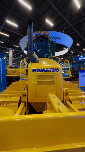 Exploring the Komatsu D61EX: Specifications and Comparisons