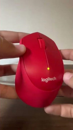 Logitech M331 Red Silent clicker unboxing and comparison with black