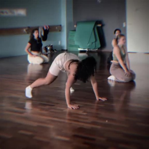 Hote Dance - Explosión de Ritmos y Pasión