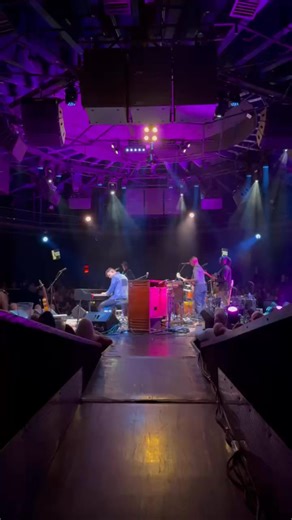 21K views · 940 reactions | " Truth be told..." I love a revolving stage! Last night in Phoenix Celebrity Theatre we spun around for everyone. Had a blast! Friday we are in San Diego so grab your ticket at kebmo.com Shawn Colvin ☀️ #livemusic #bluesmusic #rocknroll  Clare Haeuser | Keb' Mo' | Facebook