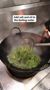 Blanching technique for vibrant, fresh looking stir-fried water spinach #cooking #tips #cookingtutorial #stirfry #waterspinach #food #reels | Jayson Lorenzo Cahilig