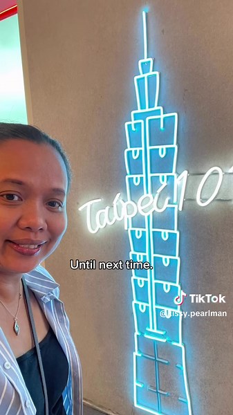 We enjoyed a fuss-free afternoon at Taipei 101 Tower. Once the tallest building in the world, it is designed to withstand strong earthquakes. Main viewing is on the 89th floor where you get a wraparound view of the city. Normal tickets allow access to the 88th, 89th and 91st floor for 600 Taiwanese dollars per adult. One pays additional 380 to get to the 101 observatory. Small kids are free of charge. Each ticket comes with vouchers. Lots of cute corners for photo taking as well as food and beve