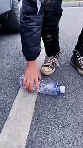 9.2K views · 635 reactions | A good example of Kindness in the world #helping #kindness #virals #life #kindness #kindnessmatters #humanity #socialexperiment #respectmoments #kindpeople | Urban Zen | Facebook