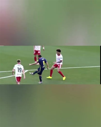 Wow! Koke scores a legendary goal against Girona — the score is 1–0.